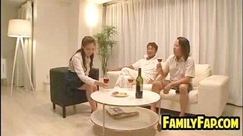 Stiefvater und die schöne Frau - free porn video