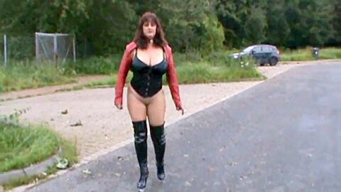 Vollbusige Geile Milf fickt fremden auf dem Rastplatz - free porn video