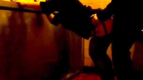 Fick mit Sau ueber dem Pissoir zieht immer mehr Typen an! - free porn video
