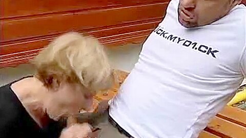 Reife Damen - Arschgefickt im Alm Garten - free porn video