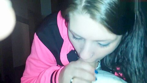 Abendlich den Schwanz geblasen! - free porn video