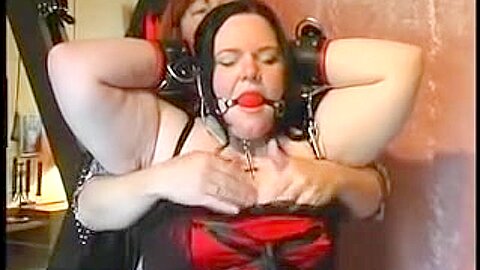 anja plays short with my nippels - free porn video