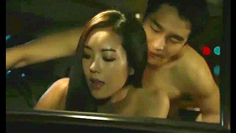 koreanisches Paar, das harten Sex im Auto hat - free porn video