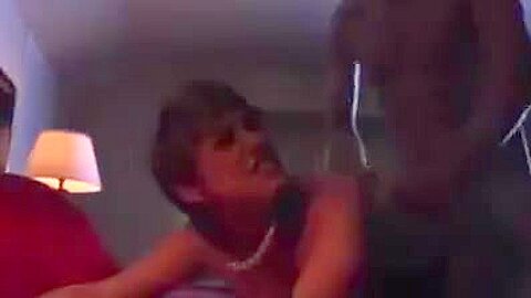 Gemeiner Kerl Fickt Mutter und Tochter - free porn video