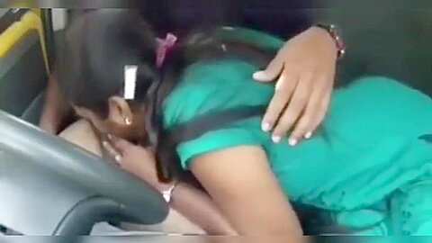 Indisches Mädchen Blowjob und Ficken im Auto - free porn video