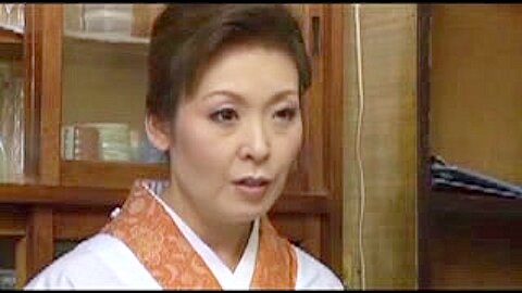 Die japanische Mutter H bekommt ihre haarige Möse geleckt und hart gefickt - free porn video