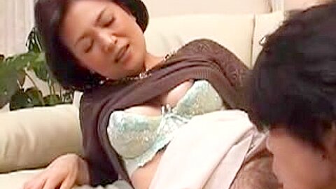 Heiße japanische Mutter 250 - free porn video