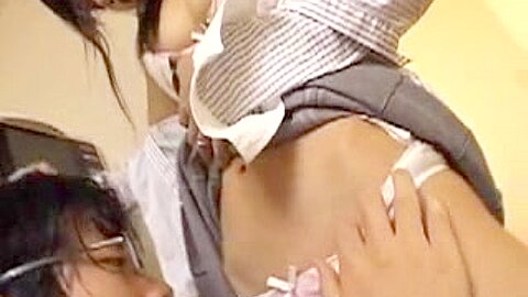 Japanische Mutter und Tochter von jungen gefickt - free porn video