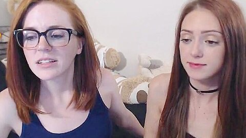 Zum ersten Mal Lesbensex von schönen Mädchen - free porn video