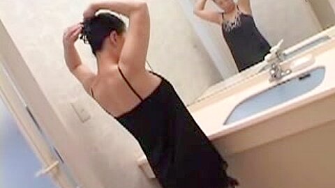 Japanische Mutter macht es! - free porn video