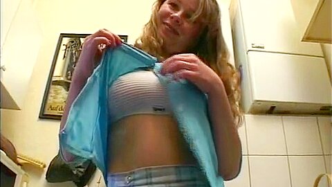 Unbefriedigte Hausfrau Mit Milch Titten Bumst Fremd - free porn video