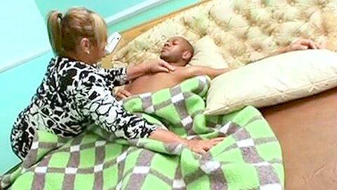 Nicht ausreichend Sperma für diese alte Oma - free porn video