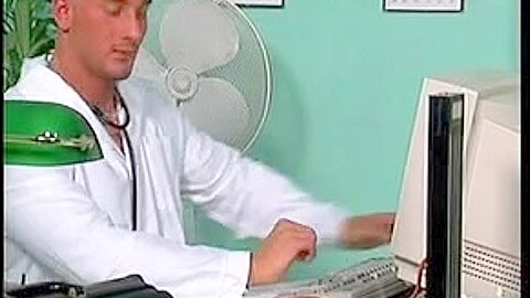 Lustvolle haarige Omas in heißer Hardcore-Action - free porn video