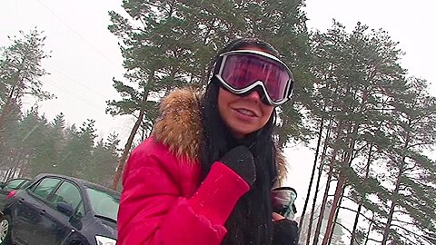 Paar versucht ausgefallenen Blowjob im Freien - free porn video