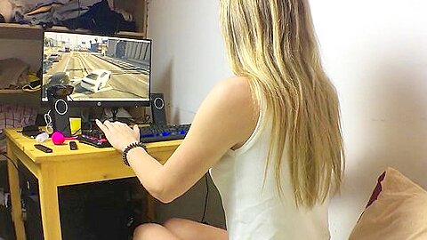 Russische Schlacke nach dem Spiel machte einen Blowjob und fickte ... - free porn video
