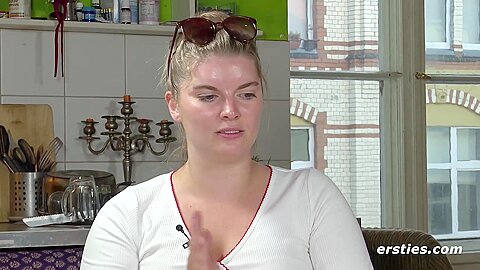Kurvige Di½sseldorferin Stellt Sich Vor - free porn video