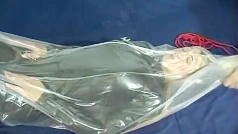 Vakuum Sack Atemspiel - free porn video