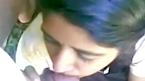 Gf ko jungle mein le jaake lund chuswaya - free porn video