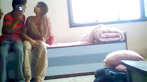 Sex im Ladies Hostel desi - free porn video