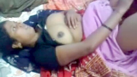 INDIAN STEPBROTHER FICKTE SEINE SCHWESTER ALLEIN ZU HAUSE - free porn video