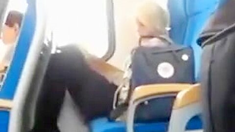 Neben blonder Schuelerin im Zug gewichst! - free porn video