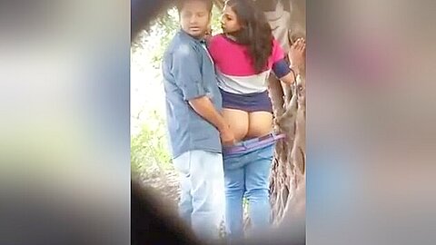 Indischer Bhabi im Dschungel - free porn video