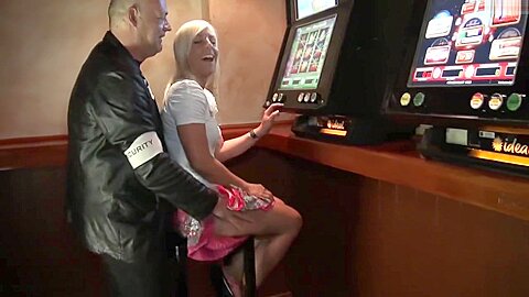 sexy-jane88 - Abgezockt - Security fuer Freispiele gefickt - free porn video