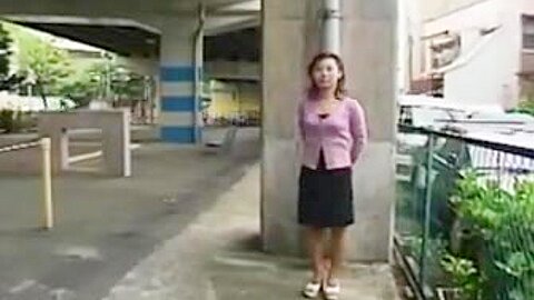 Japonaise Soumise Exhibee en Public Putain Maritale - free porn video