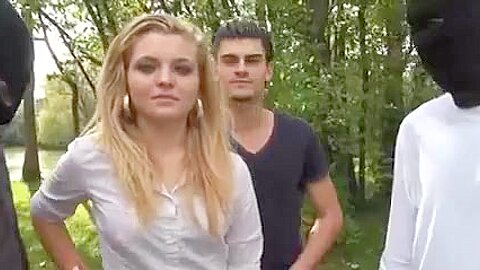 sexy Blondine 20y ersten Gangbang - free porn video