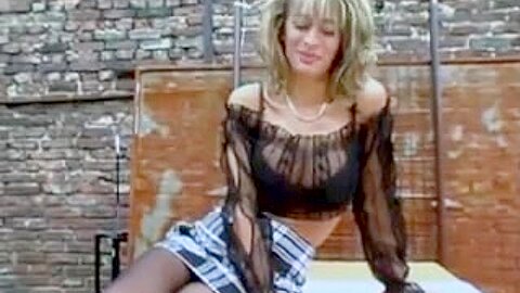 Nena Blow - Vollbusige Hobby Nutten - free porn video