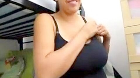 Zia Carmela tettona mi fa una sega spettacolare - free porn video