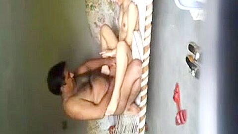 Hot Bhabhi gefickt - free porn video