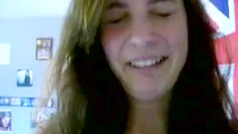 UK unreife neckt mit großen natürlichen Brüsten - free porn video