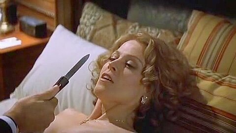 Sigourney Weaver, Jennifer Love Hewitt in Heartbreakers (2001) - free porn video