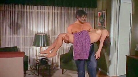 Norma Lazareno, Gina Morett, Unbekannt in der Nacht der blutigen Affen (1969) - free porn video