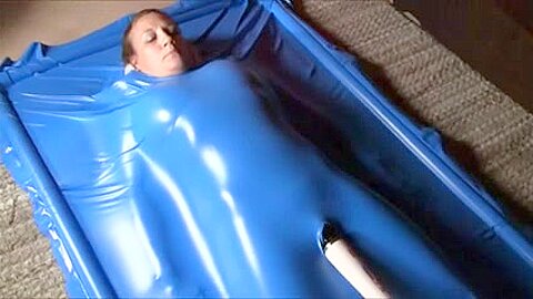 Cumming im Vakuumbett - free porn video