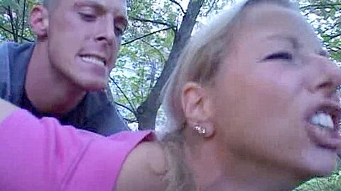 Das Wetter ist es wert, also warum drinnen ficken - free porn video