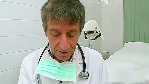 Teenie - Das erste mal beim Frauenarzt!!! - free porn video