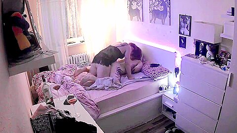 Amateurpaar - Hausgemachtes Pegging / Sie fickt ihn mit dem Strapon - free porn video