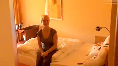 Bl0ndeWitch - Das's keine Entschuldigung - free porn video