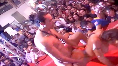 Live-Sex auf der Bühne - free porn video