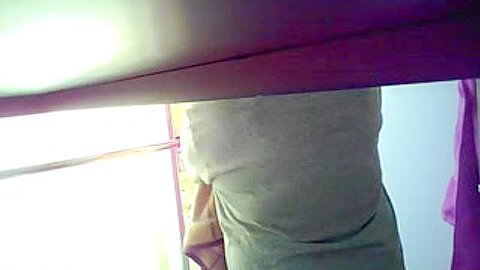 _bbw_rothaariger_amateur_stiefmutter_erwischt_auf_dusche_versteckt_kamera - free porn video