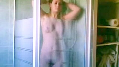 Dusche teen Spion - free porn video