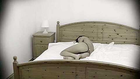 Ich spioniere  masturbierendes girlie aus - free porn video