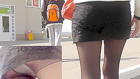 upskirts der jungen Tussi im bus - free porn video
