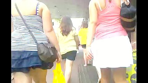 Upskirt Windig 3 - free porn video