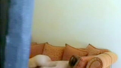 Versteckte sexcam filmte ein geiles Luder beim Abspritzen - free porn video