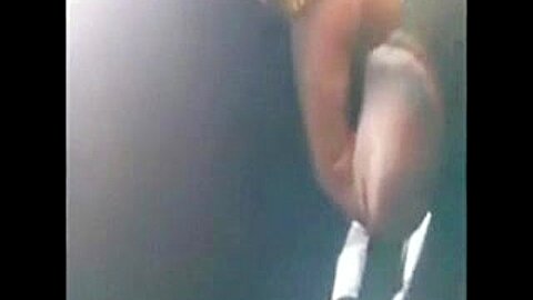 Blinkende tastend auf bus - free porn video