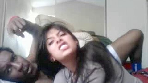 Sexy Lateinamerikanisches Luder &amp; Dunkle Mitarbeiterin Vor Der Webcam - free porn video