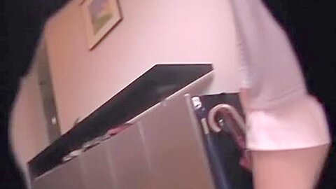 Satsuki Suzumiya wird auf Spionagekamera erwischt, während sie verschiedene freche Sachen macht - free porn video